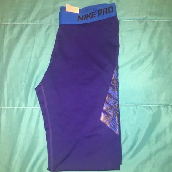 Nike Pants - SALE❣️ Nike Pro Capri